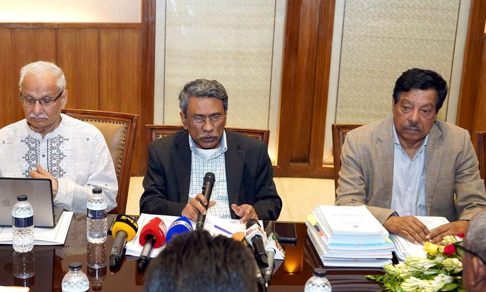 ফ্যাসিস্ট শাসকের পালিয়ে যাওয়া গণতন্ত্রের প্রাথমিক বিজয় : আলী রীয়াজ